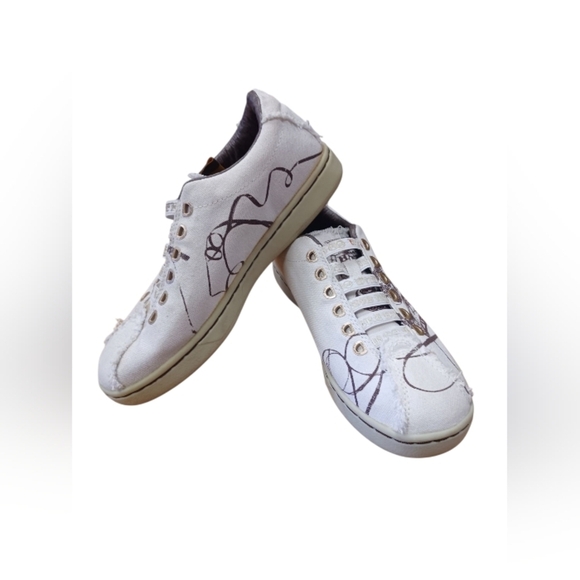 L.A.M.B Gwen Stefani Royal Elastic Distressed White Sneakers US Size 6 EUC - Picture 1 of 7